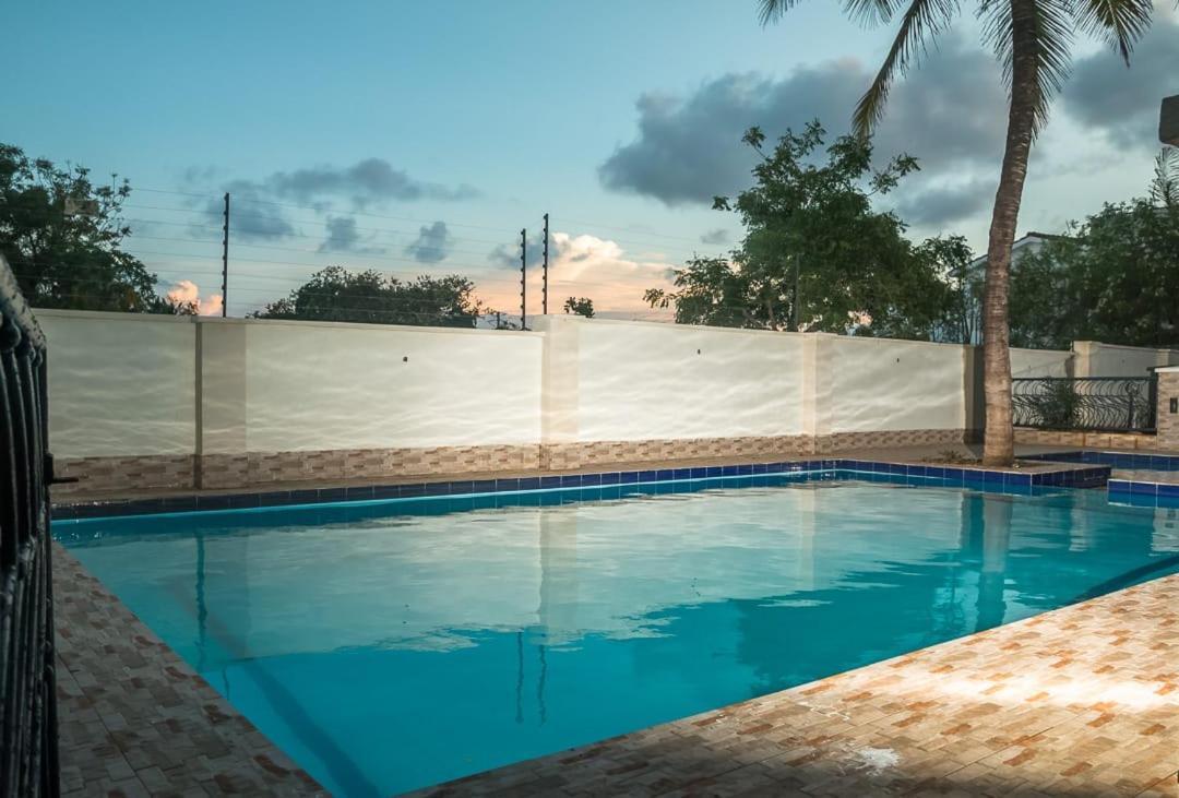 Lux Suites Nyali Luxury Apartments モンバサ エクステリア 写真
