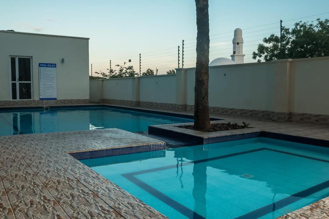 Lux Suites Nyali Luxury Apartments モンバサ エクステリア 写真